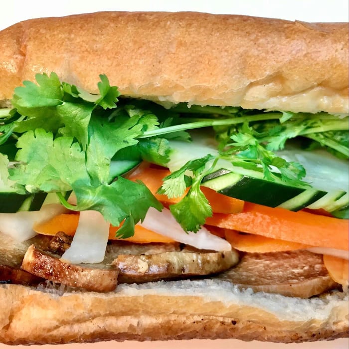 A6. VN Sandwich (Bánh Mì).