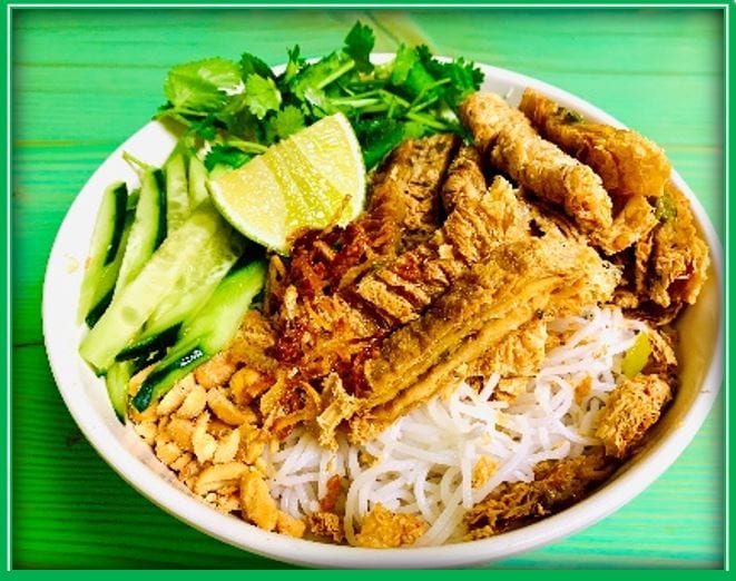 E5. Buddha Bowl (Bún Bì).