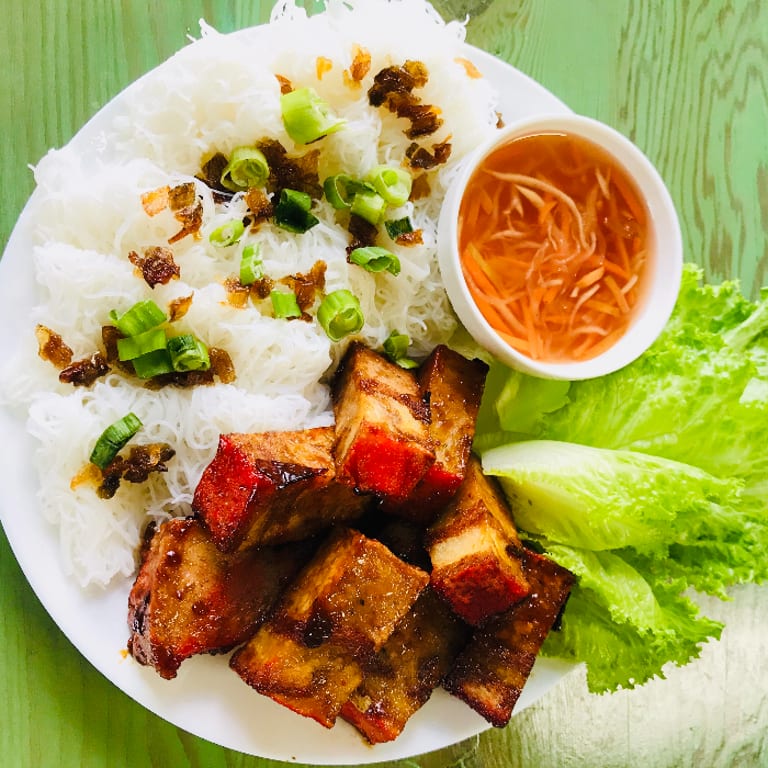 Noodle Delights: Vietnamese and Asian Cuisine