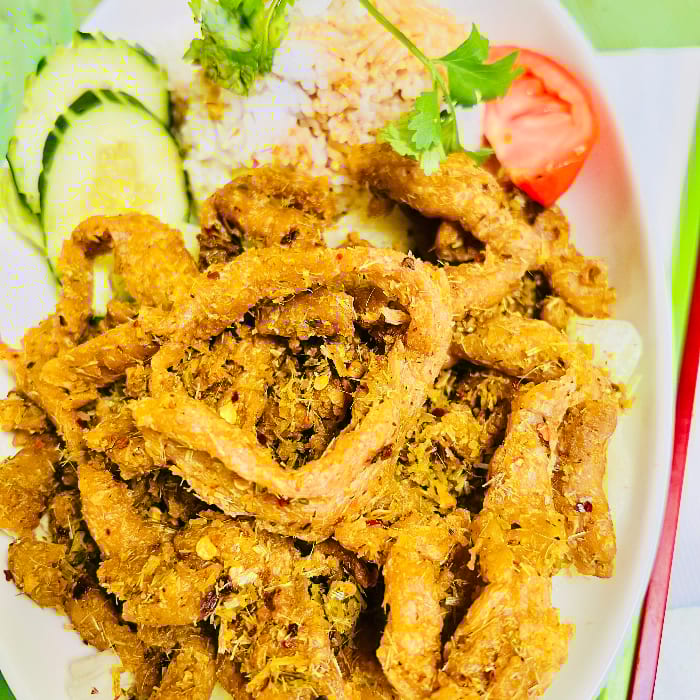 M17. Lemongrass Squid (Mực xã ớt).